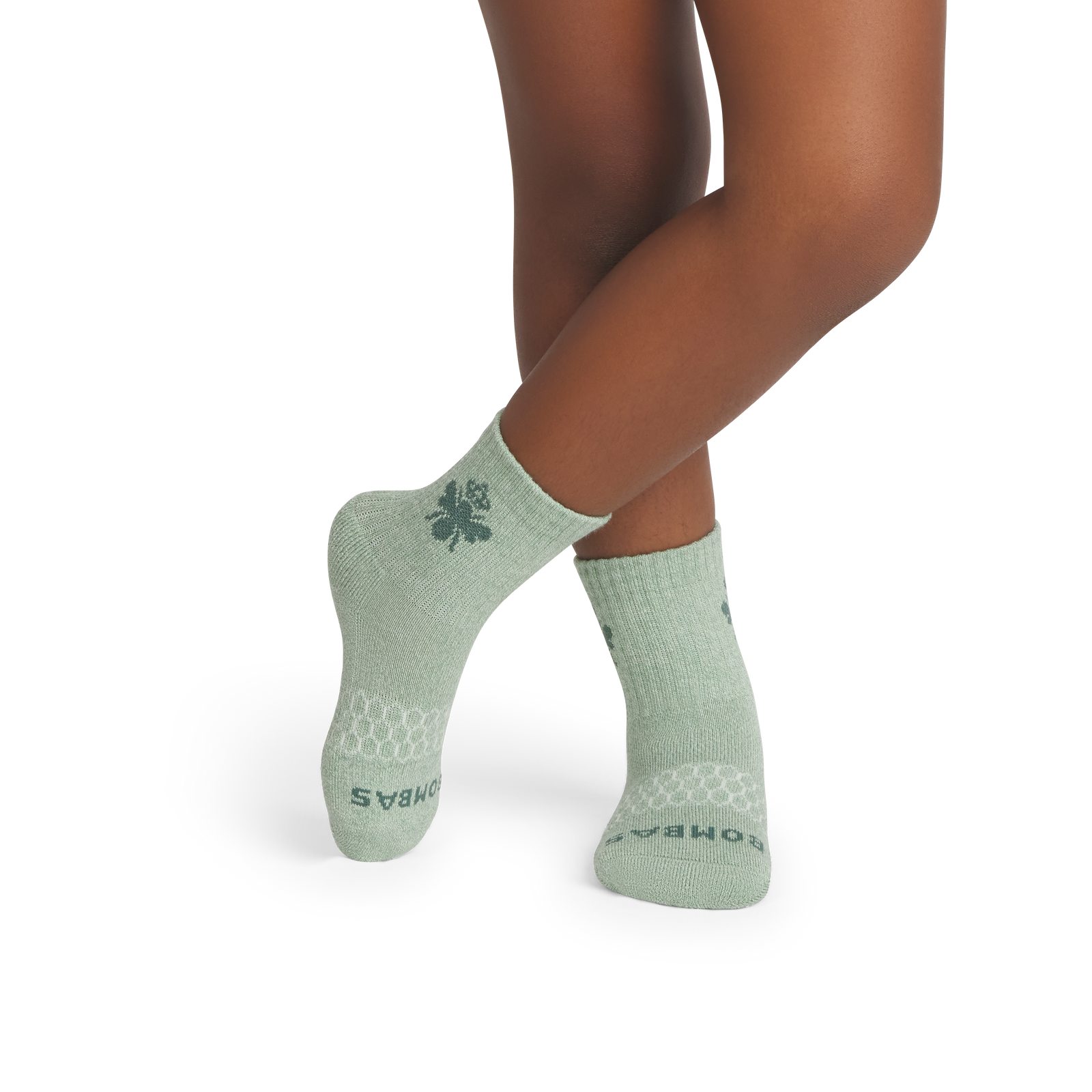 official-bombas::10121-easysage-mintfoam-junior-unisex-onmodel-2-transparent.png
