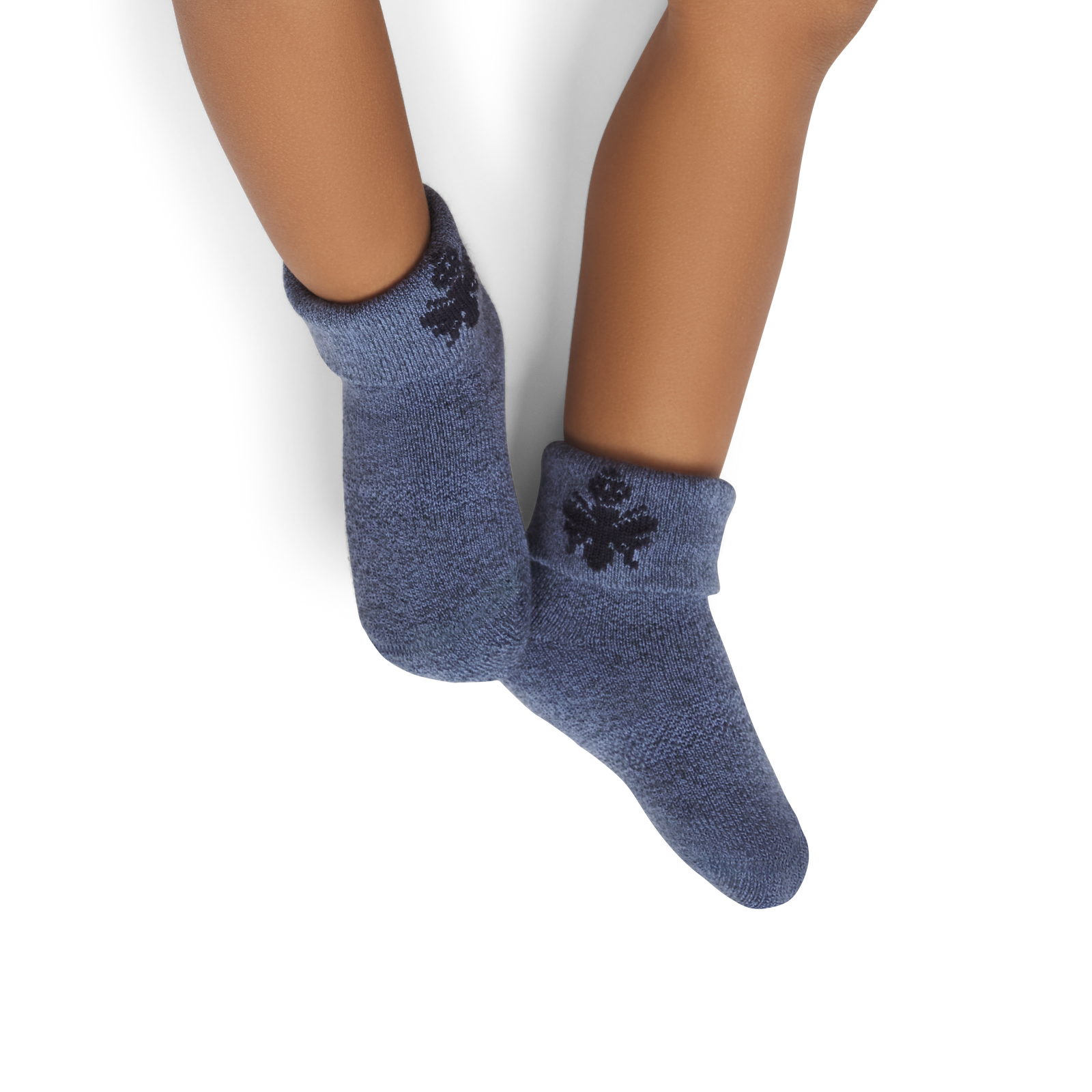 official-bombas::10273-oysterblue-pebble-baby-0-6m-unisex-onmodel-2-transparent.png
