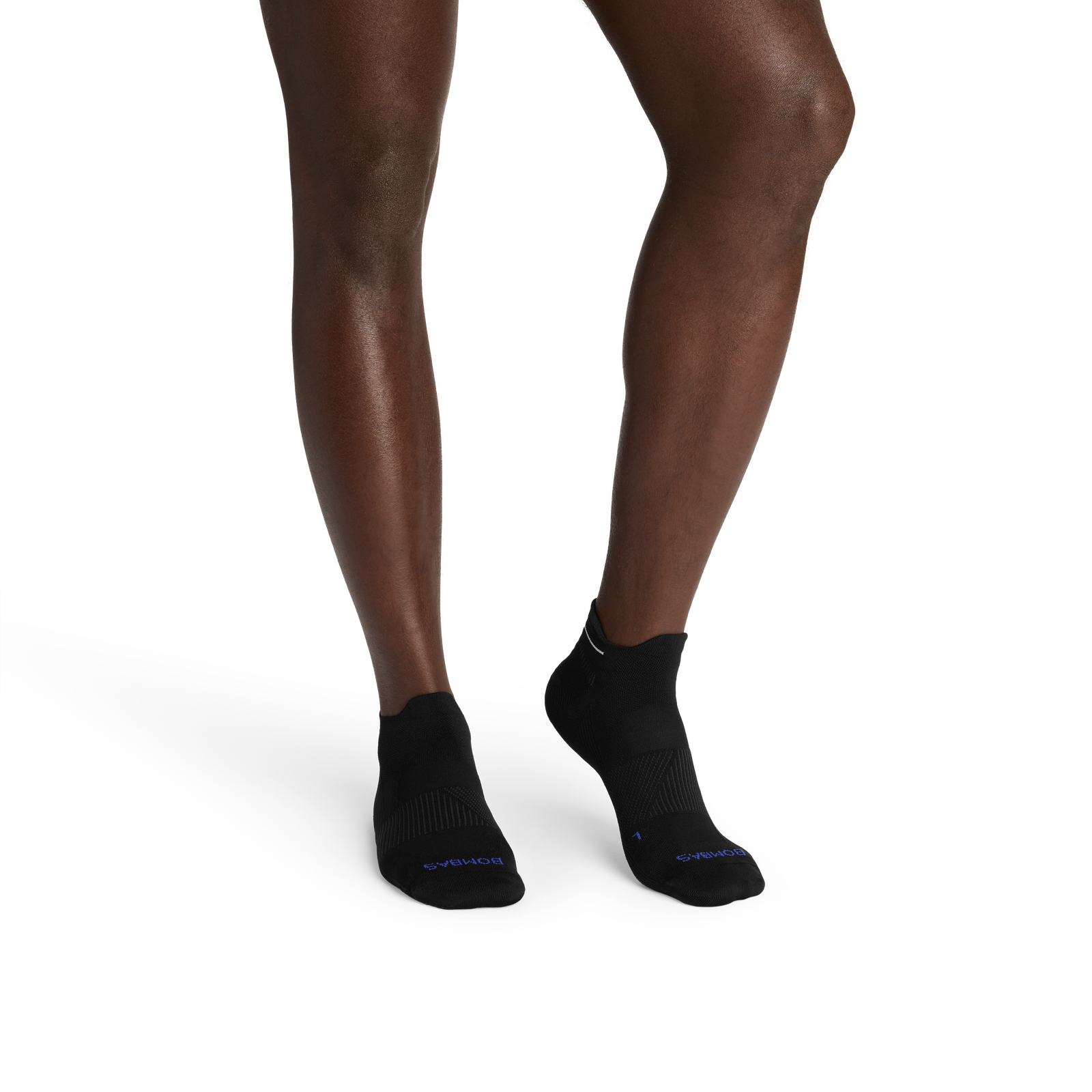 official-bombas::11013-black-adult-male-onmodel-2-transparent.png
