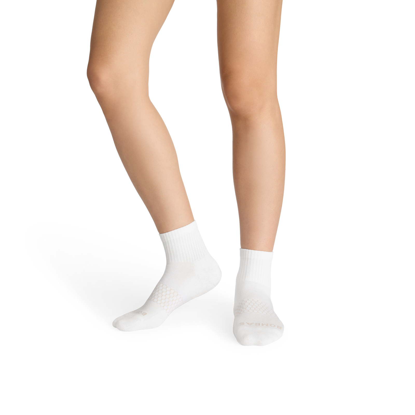 official-bombas::3025-white-featherbeige-adult-female-onmodel-2-transparent-_1_.png
