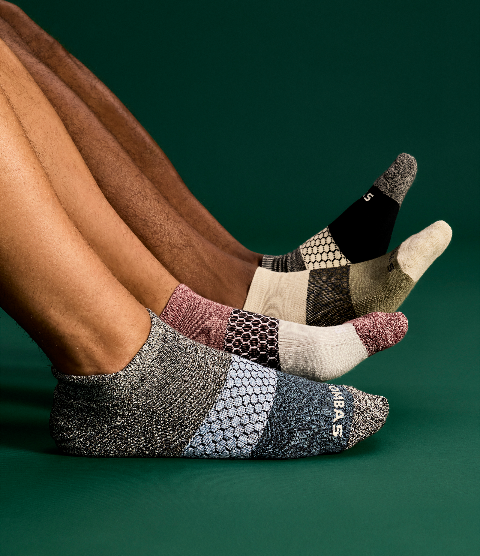official-bombas::3628-washedtaupe-black-adult-unisex-onmodel-0-transparent.png