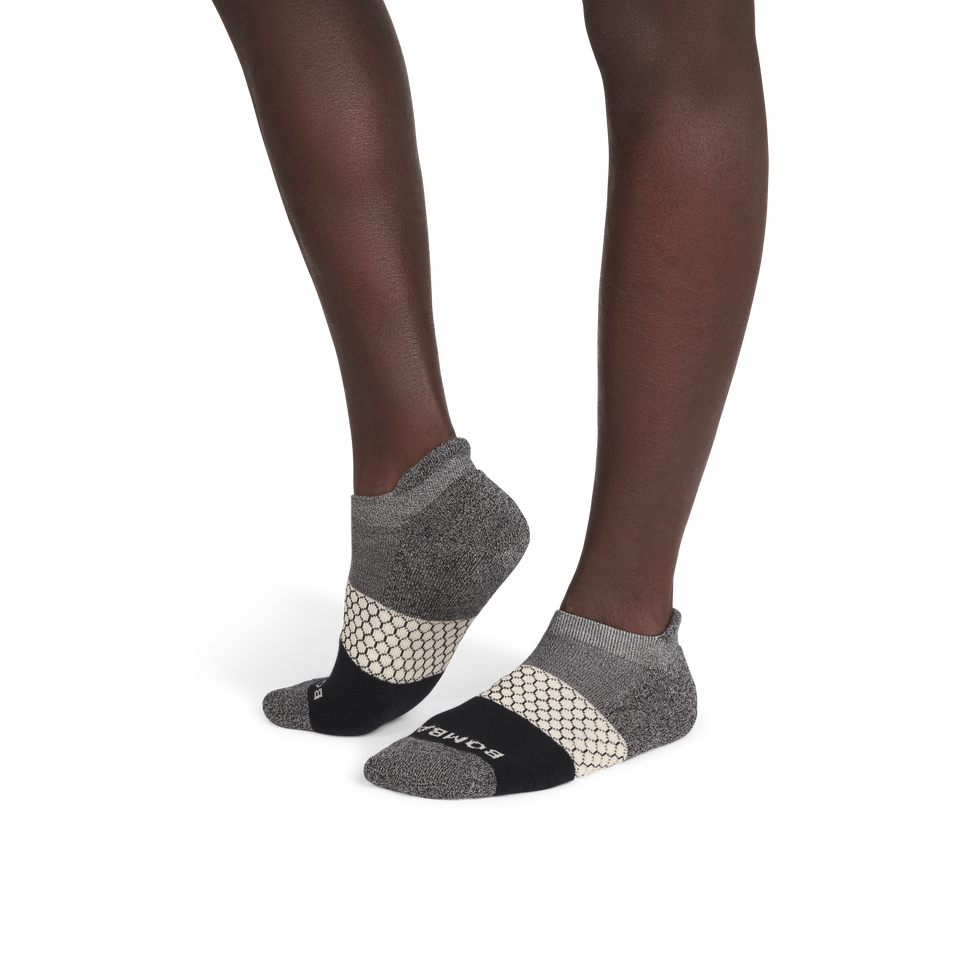 official-bombas::8293-black-cream-black-adult-male-onmodel-2-transparent.png