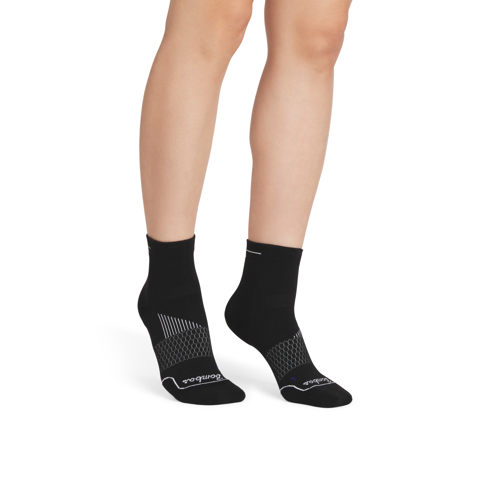 official-bombas::9270-black-adult-female-onmodel-2-transparent.png