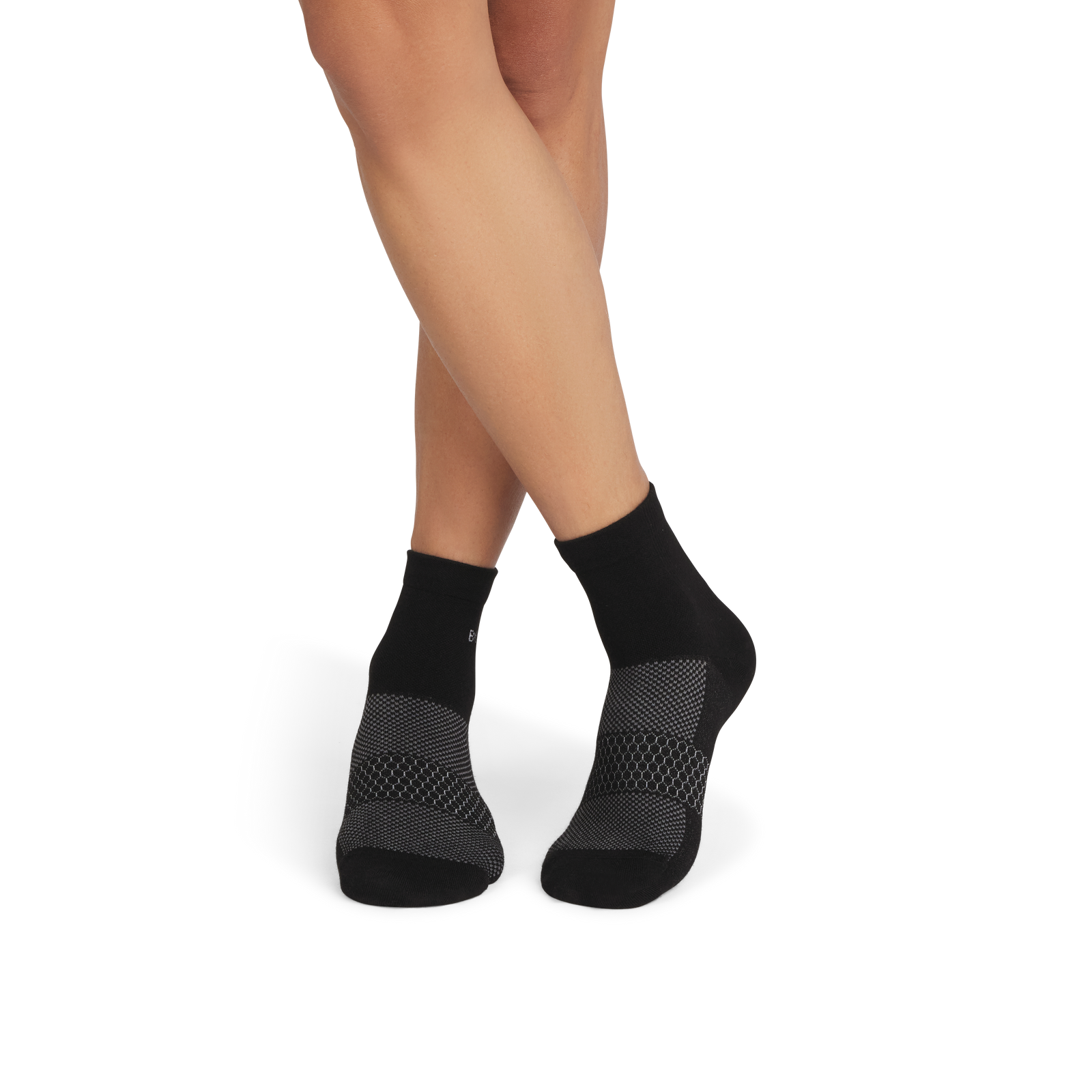 official-bombas::9706-black-adult-male-onmodel-2-transparent.png