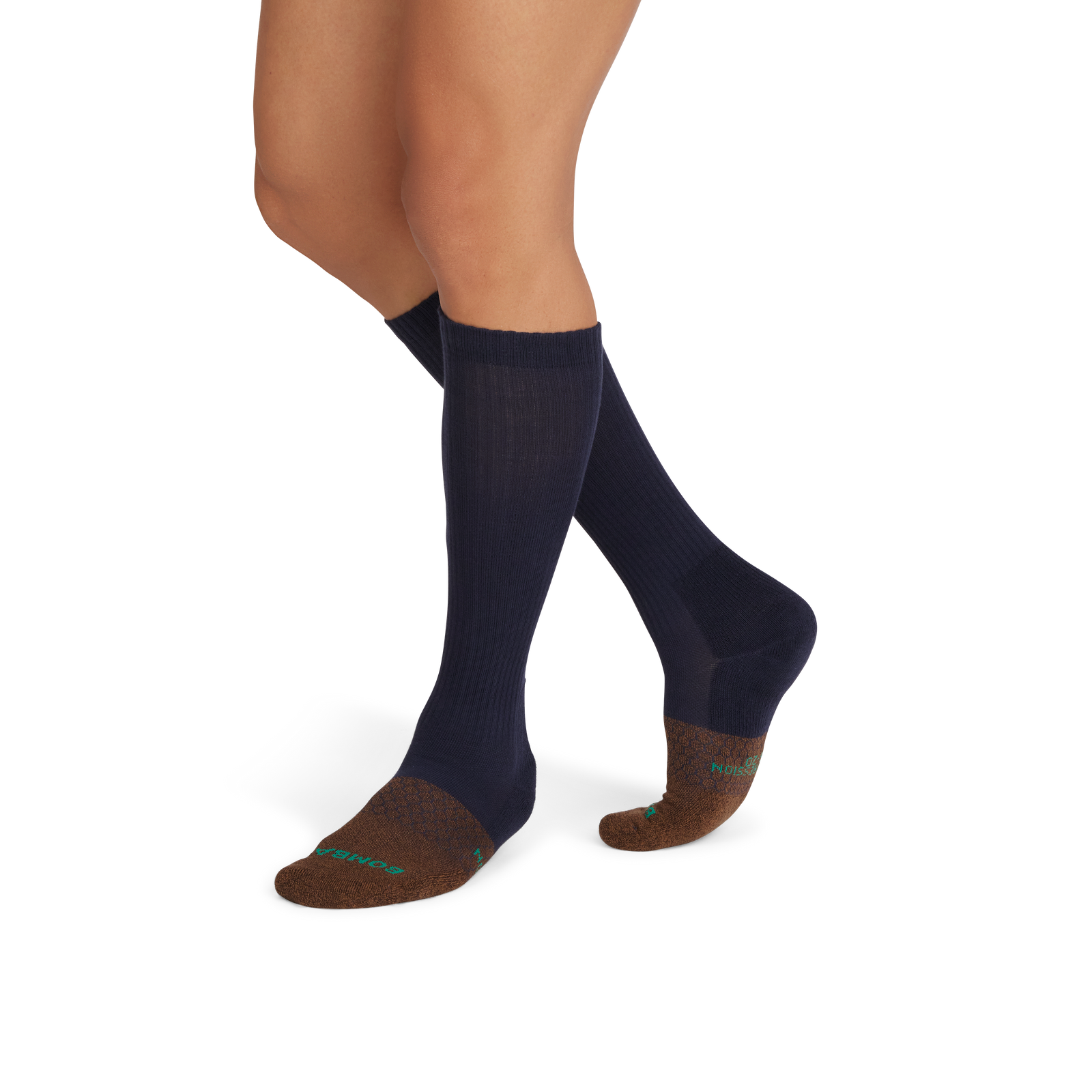official-bombas::9819-darkespresso-midnightnavy-adult-male-onmodel-2-transparent-_1_.png