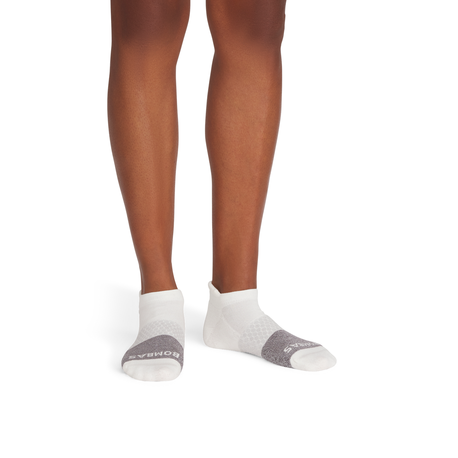 official-bombas::9965-softwhite-charcoal-adult-female-onmodel-2-transparent-_1_.png